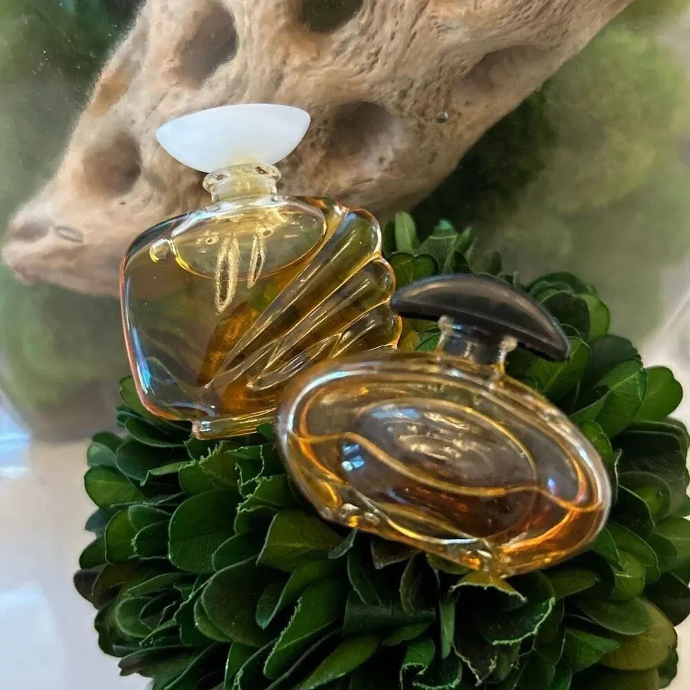 2 mini vintage perfumes. Anne Klein Estée Lauder beautiful Eau de perfume